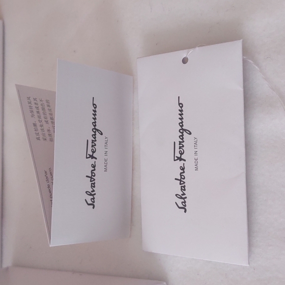 Ferragamo Paper Bags 2 Pack plus Shoe Dust bag - Picture 3 of 12